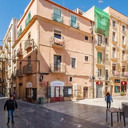 Apartamento En El Corazon De Tarragona. Planta Baja Con Patio. Exterior photo