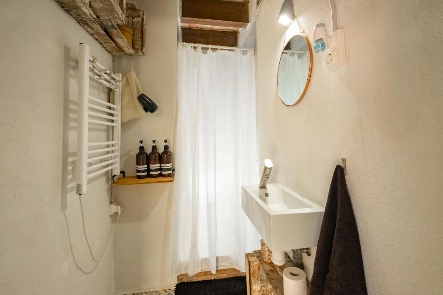Apartamento En El Corazon De Tarragona. Planta Baja Con Patio. Exterior photo