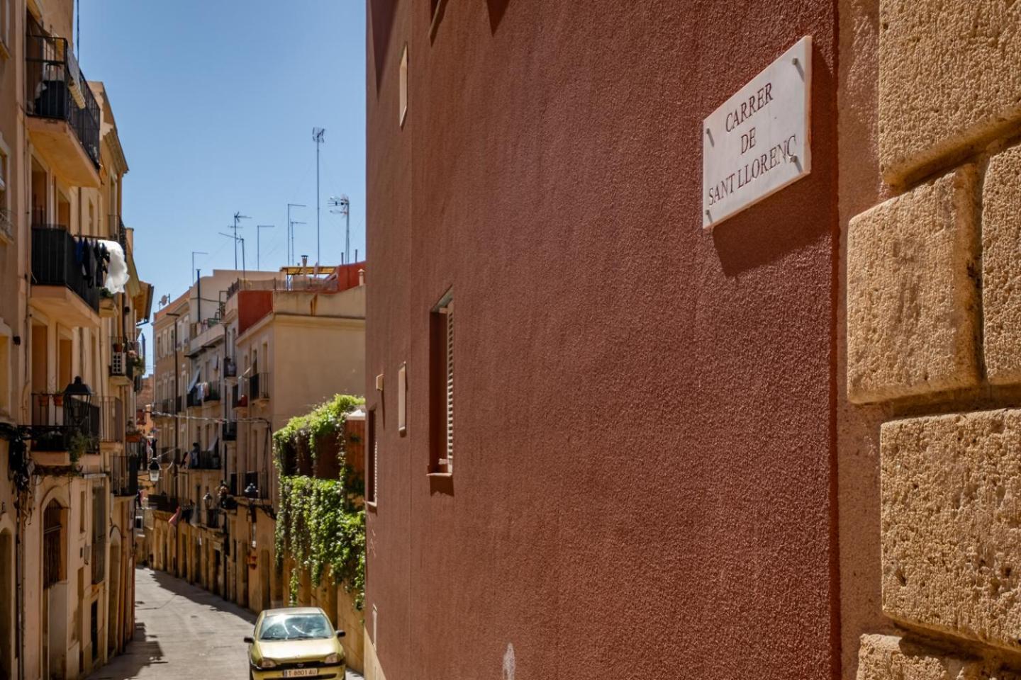Apartamento En El Corazon De Tarragona. Planta Baja Con Patio. Exterior photo